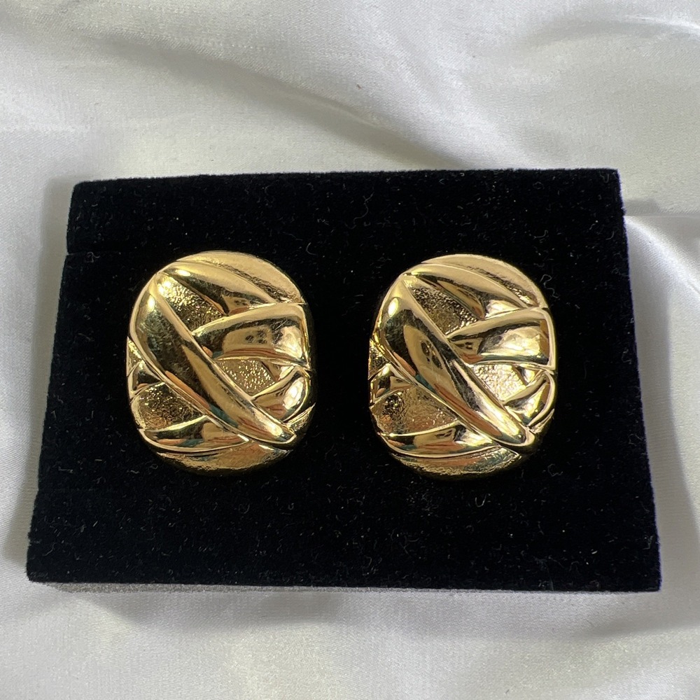 Vintage Avon Unsigned Textured‎ Gold Tone Statement Pierced Earrings